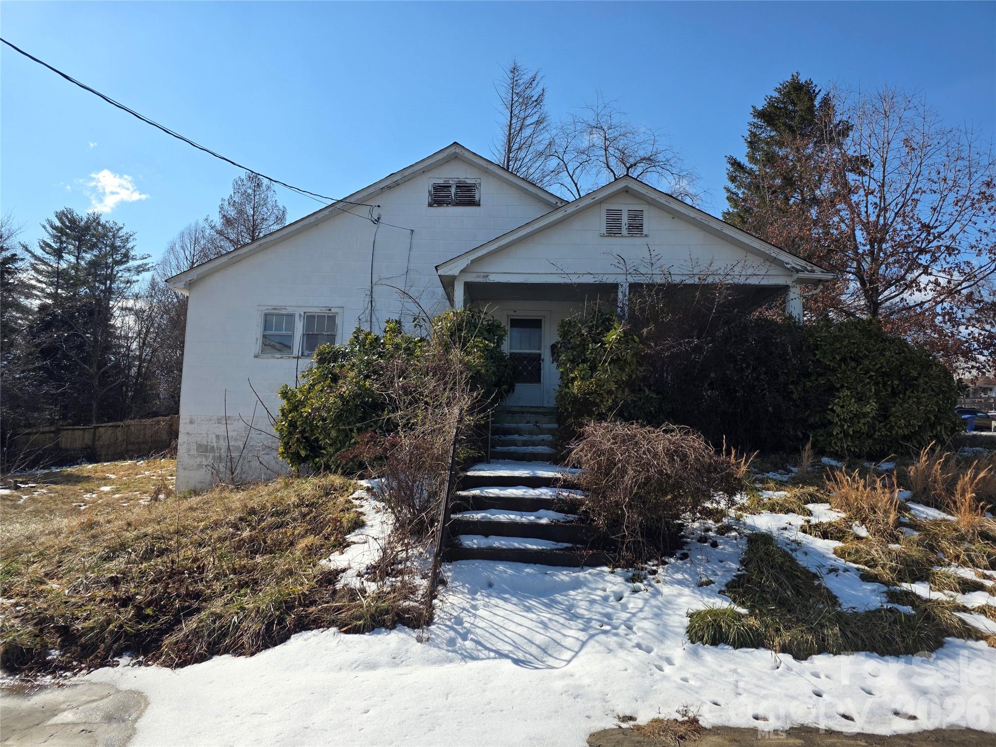 522 1st Avenue W Hendersonville NC 28739