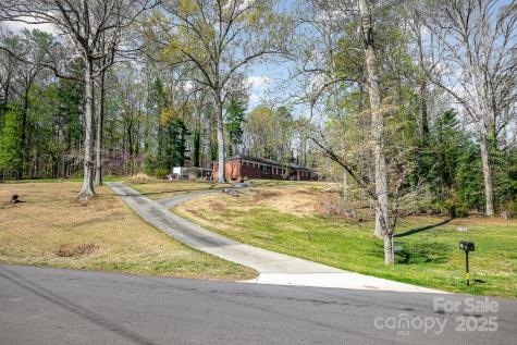 724 Rocky River Road W Charlotte NC 28213