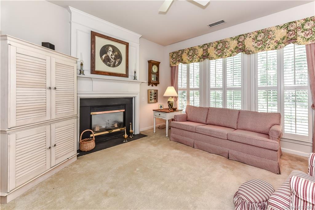 2019 Mckenzie Creek Drive Charlotte NC 28270