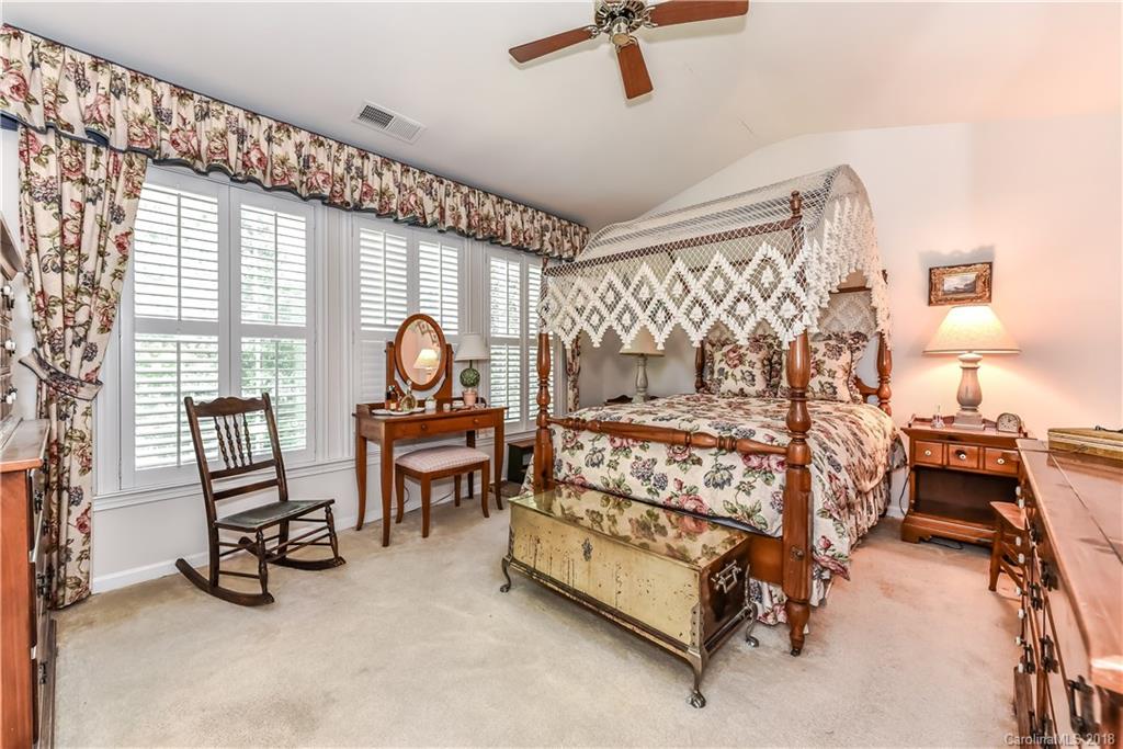 2019 Mckenzie Creek Drive Charlotte NC 28270
