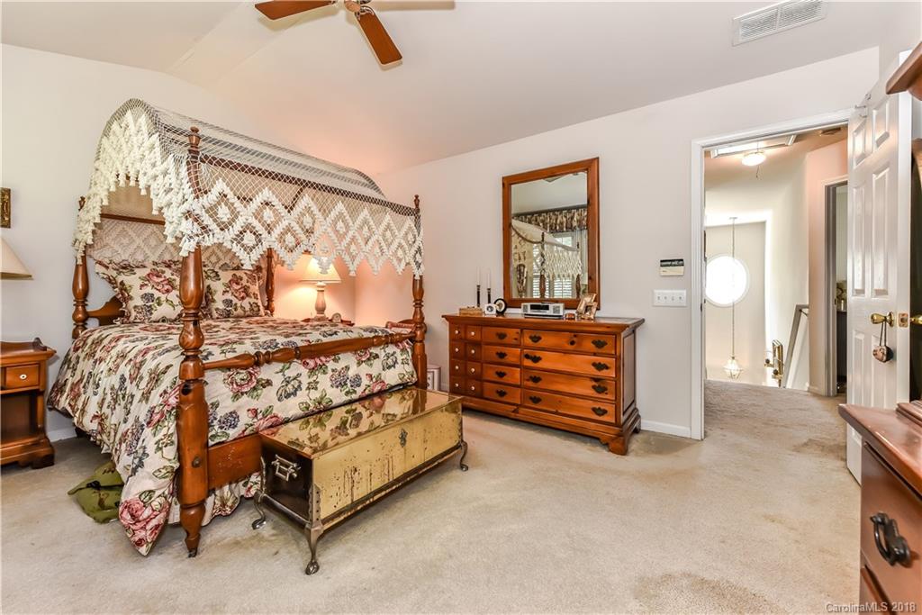 2019 Mckenzie Creek Drive Charlotte NC 28270
