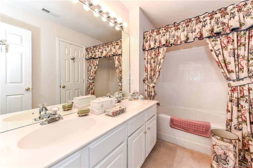 2019 Mckenzie Creek Drive Charlotte NC 28270