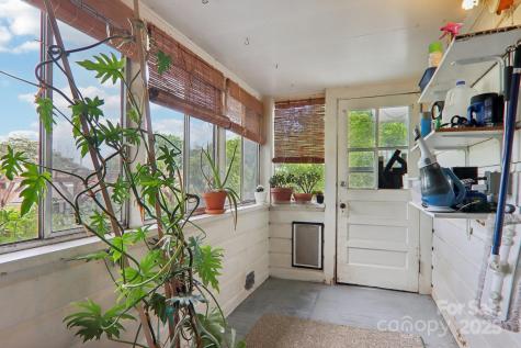 68 1/2 Nevada Avenue Asheville NC 28806