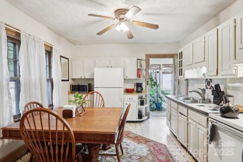 68 1/2 Nevada Avenue Asheville NC 28806