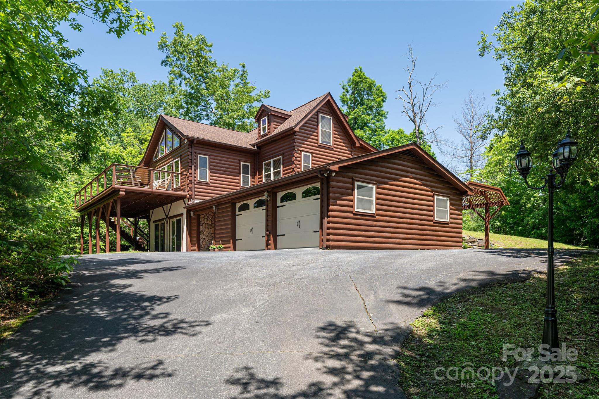 2117 Deep Woods Drive Hendersonville NC 28739