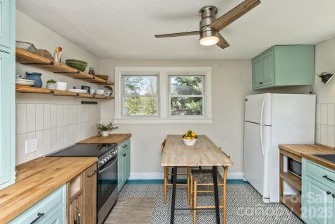 163 Arthur Road Asheville NC 28806