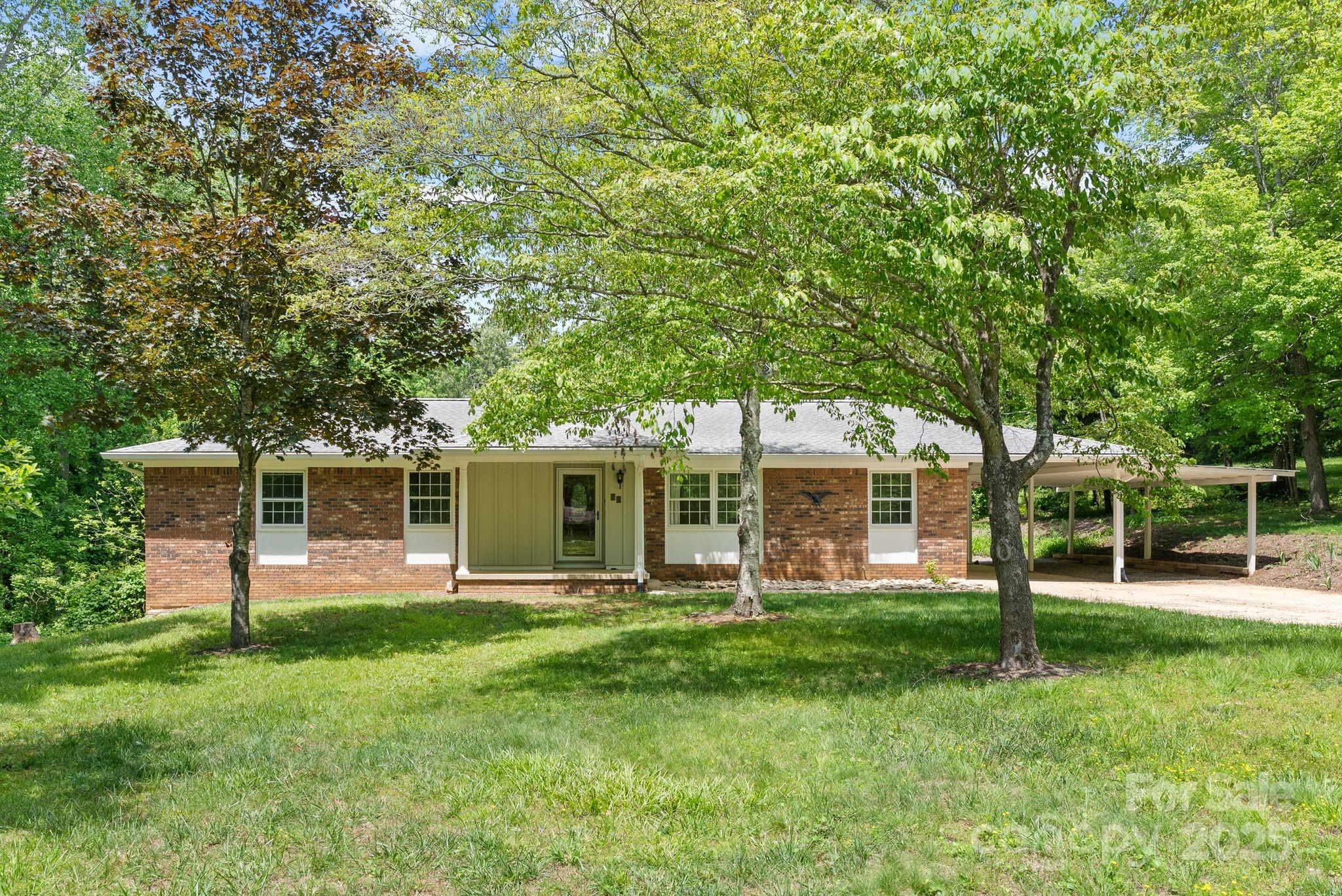 12 Springwood Drive Asheville NC 28805