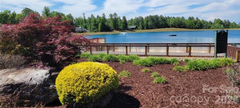 732 Grandview Peaks Drive Nebo NC 28761