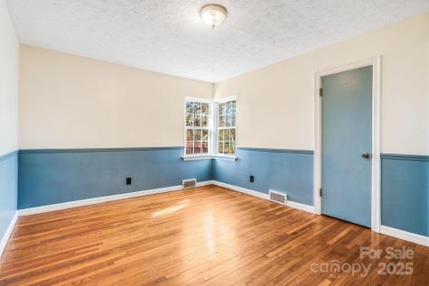 92 Parkway View Road Mars Hill NC 28754