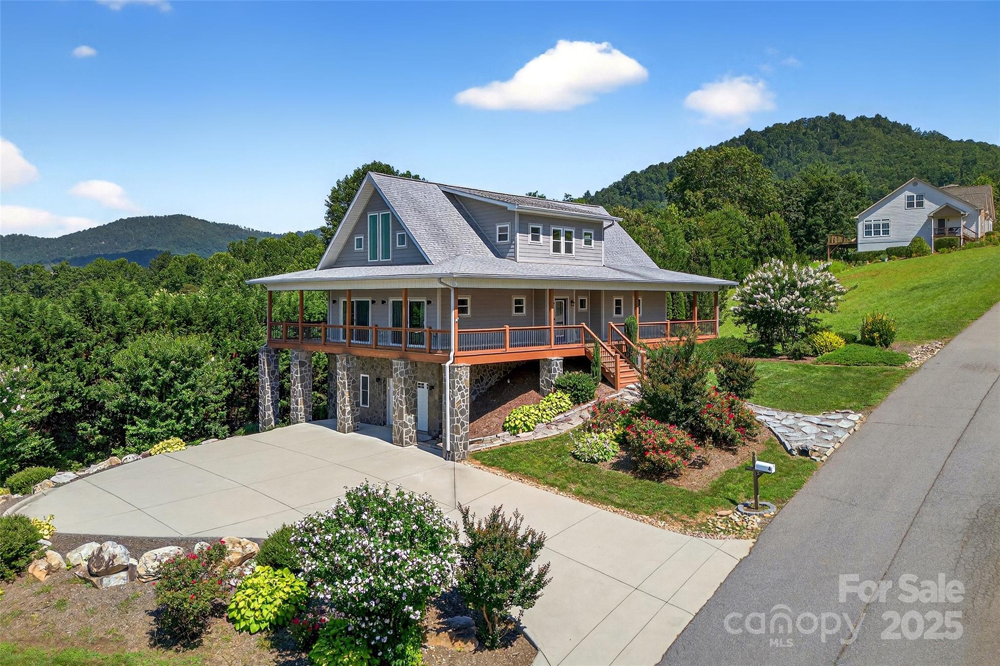 4 Stars Forever Drive Black Mountain NC 28711