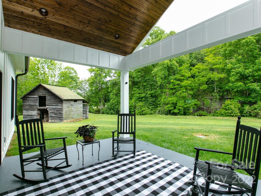4 Coleman Boundary Road Barnardsville NC 28709