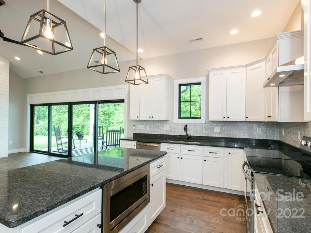 4 Coleman Boundary Road Barnardsville NC 28709