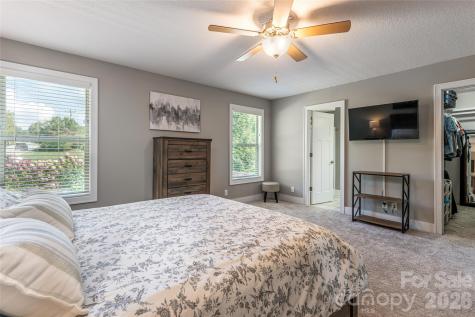 31 Burlington Lane Fletcher NC 28732