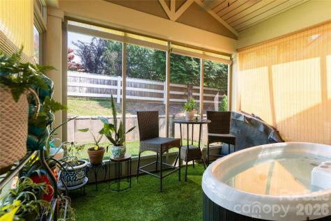 31 Burlington Lane Fletcher NC 28732