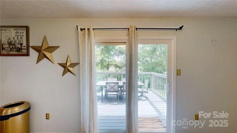22 King Arthur Place Asheville NC 28806