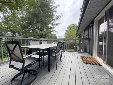 22 King Arthur Place Asheville NC 28806