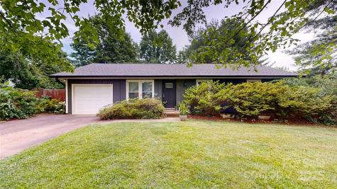 22 King Arthur Place Asheville NC 28806