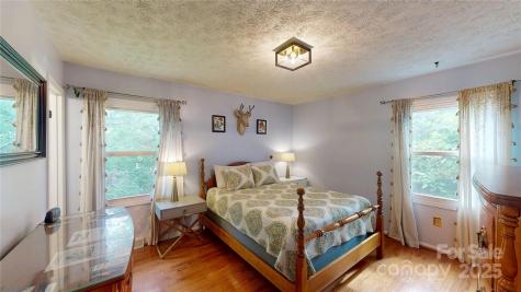 22 King Arthur Place Asheville NC 28806