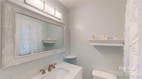 22 King Arthur Place Asheville NC 28806