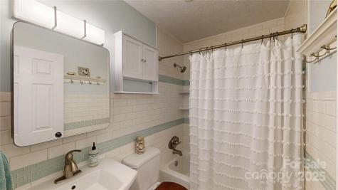 22 King Arthur Place Asheville NC 28806