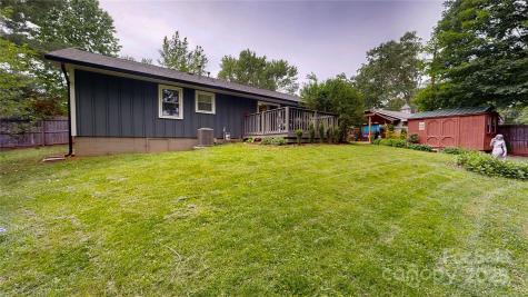22 King Arthur Place Asheville NC 28806
