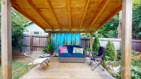 22 King Arthur Place Asheville NC 28806