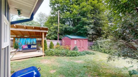 22 King Arthur Place Asheville NC 28806