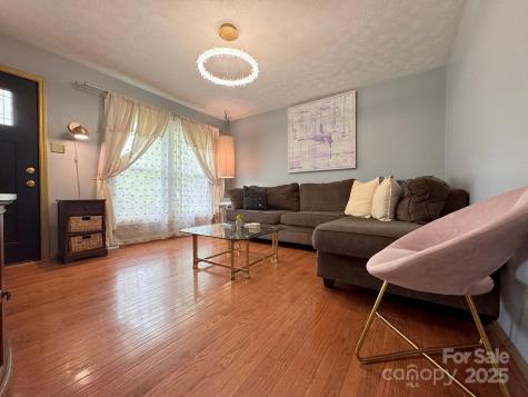 22 King Arthur Place Asheville NC 28806