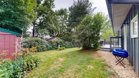22 King Arthur Place Asheville NC 28806