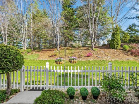 23 Holiday Drive Arden NC 28704