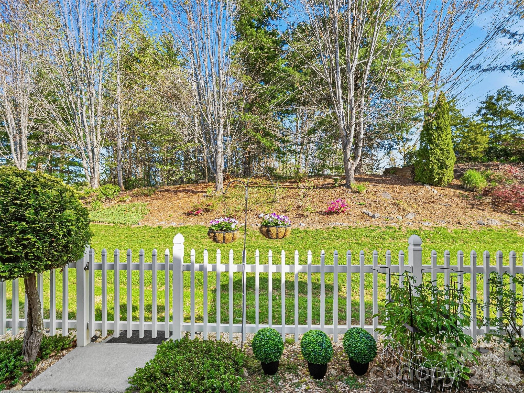 23 Holiday Drive Arden NC 28704