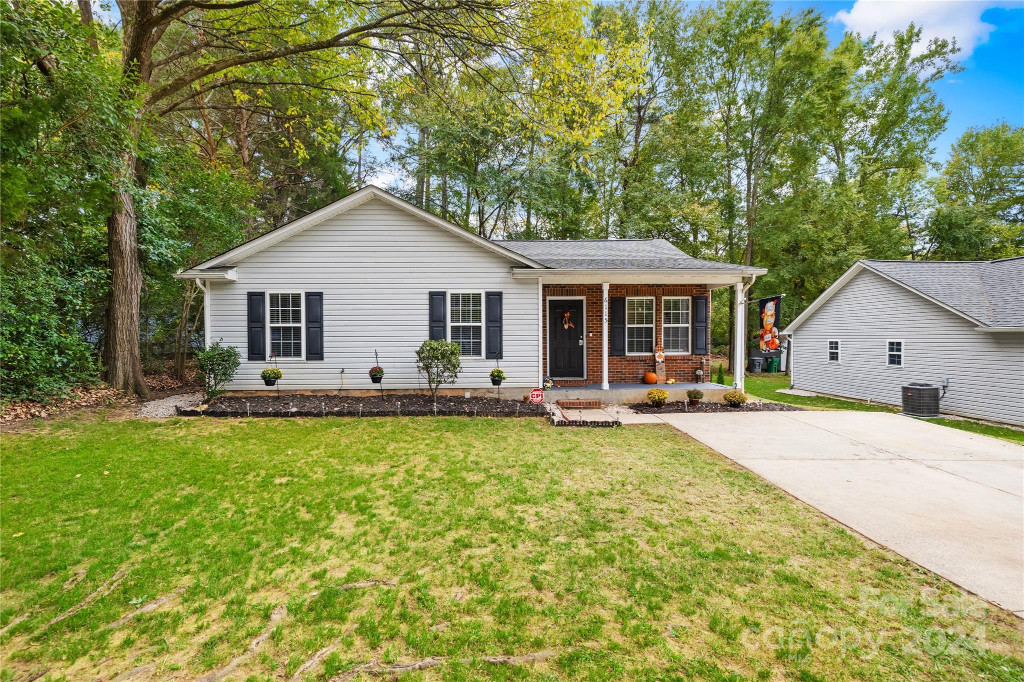 6115 Cora Street Charlotte NC 28216