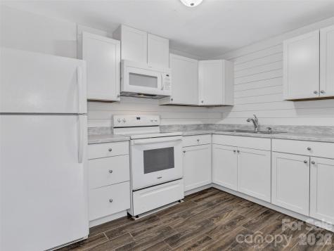 114 Elden Street Hendersonville NC 28791