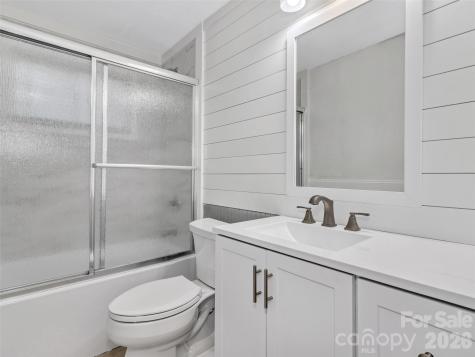 114 Elden Street Hendersonville NC 28791