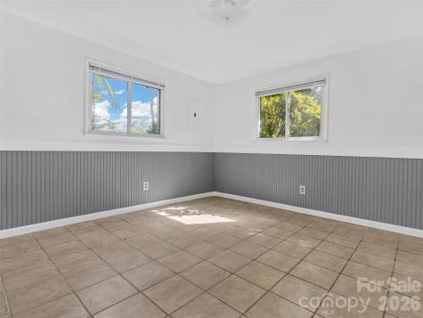 114 Elden Street Hendersonville NC 28791