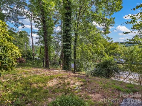 114 Elden Street Hendersonville NC 28791