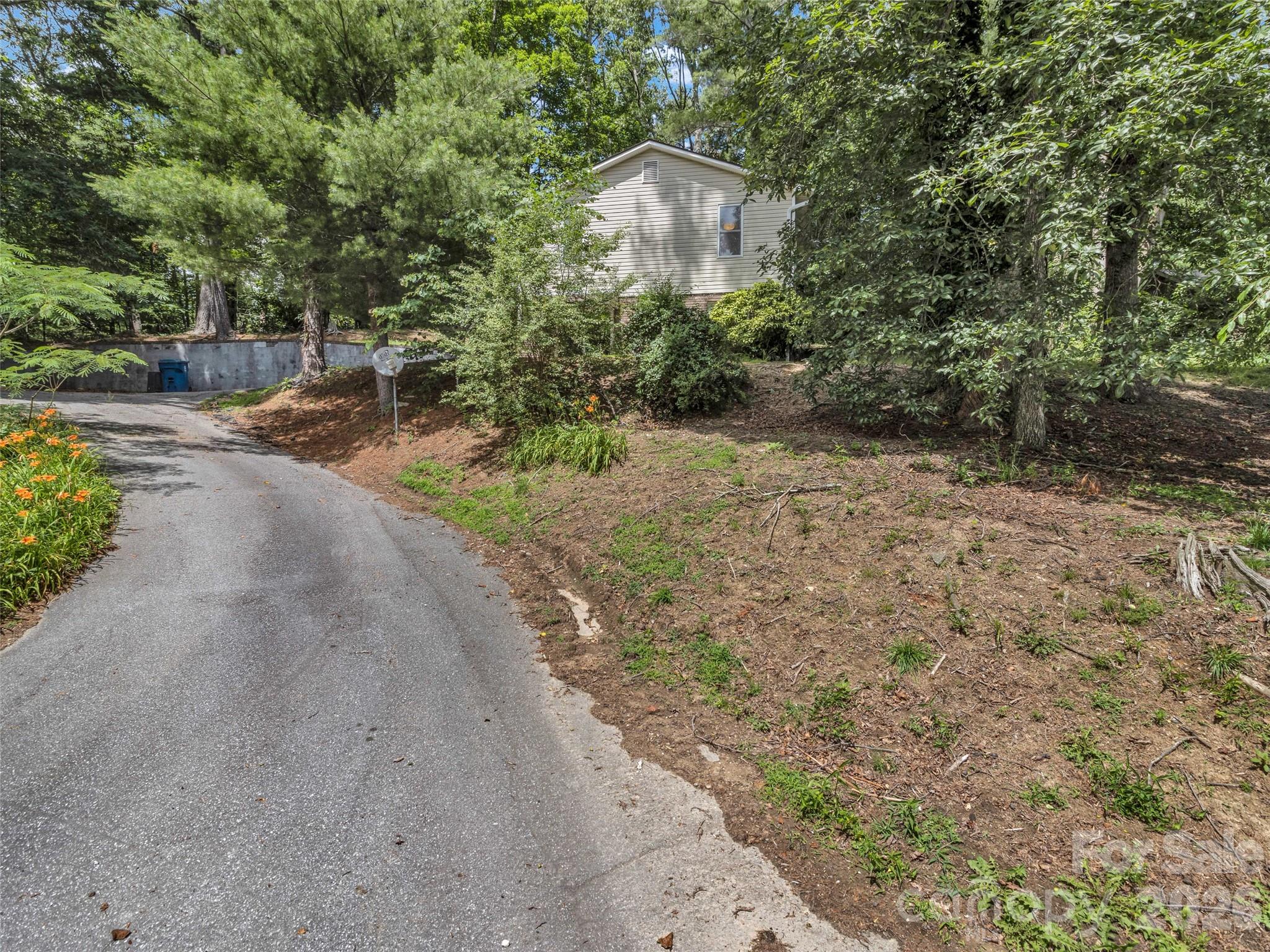 114 Elden Street Hendersonville NC 28791