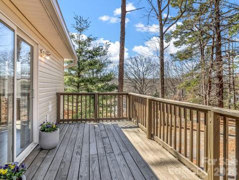 114 Elden Street Hendersonville NC 28791