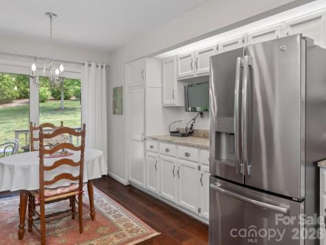 136 Deerlake Drive Asheville NC 28803
