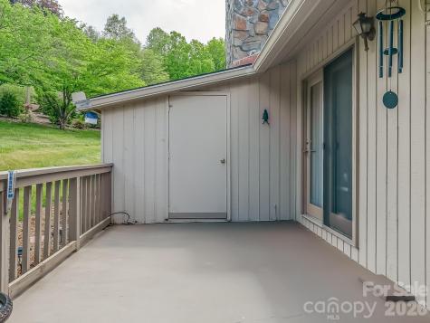 136 Deerlake Drive Asheville NC 28803