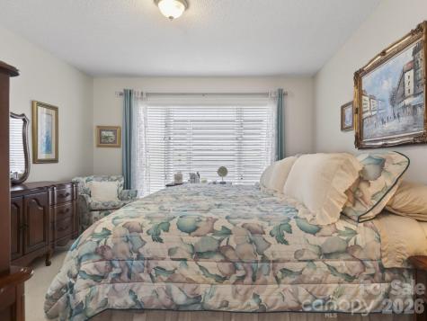 136 Deerlake Drive Asheville NC 28803