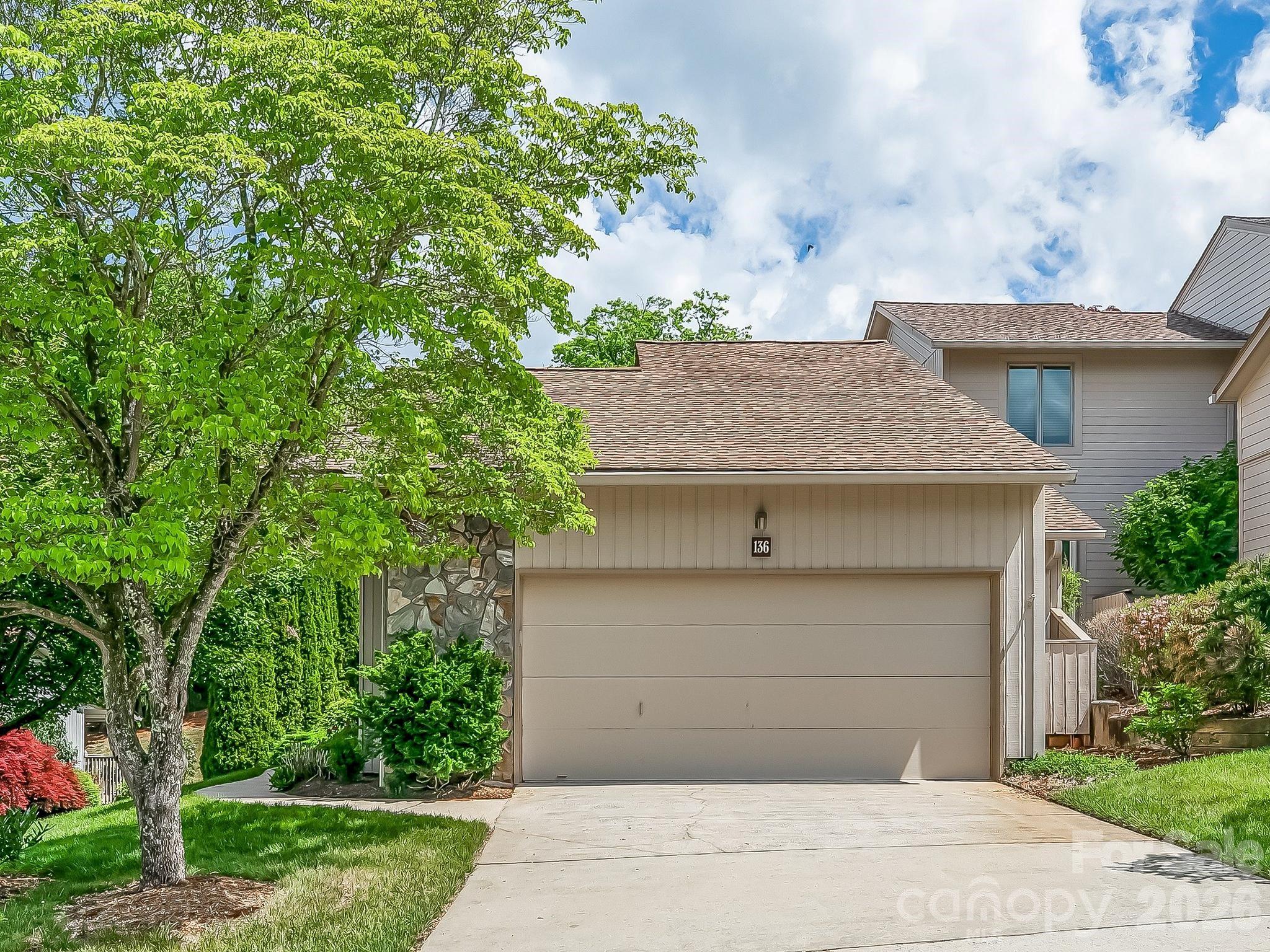 136 Deerlake Drive Asheville NC 28803