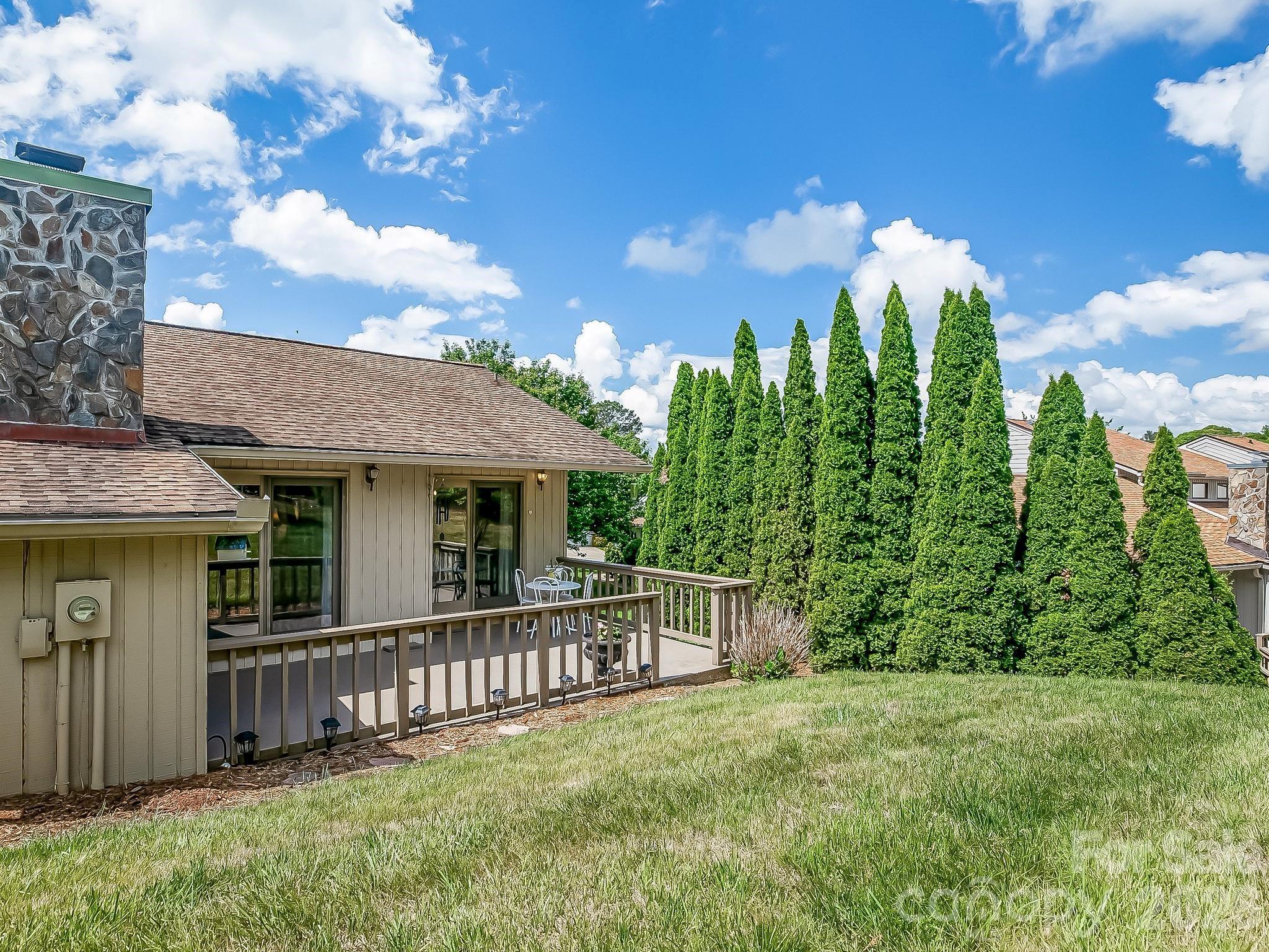 136 Deerlake Drive Asheville NC 28803