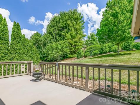 136 Deerlake Drive Asheville NC 28803