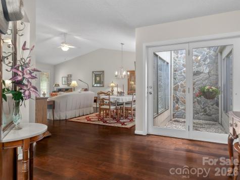 136 Deerlake Drive Asheville NC 28803