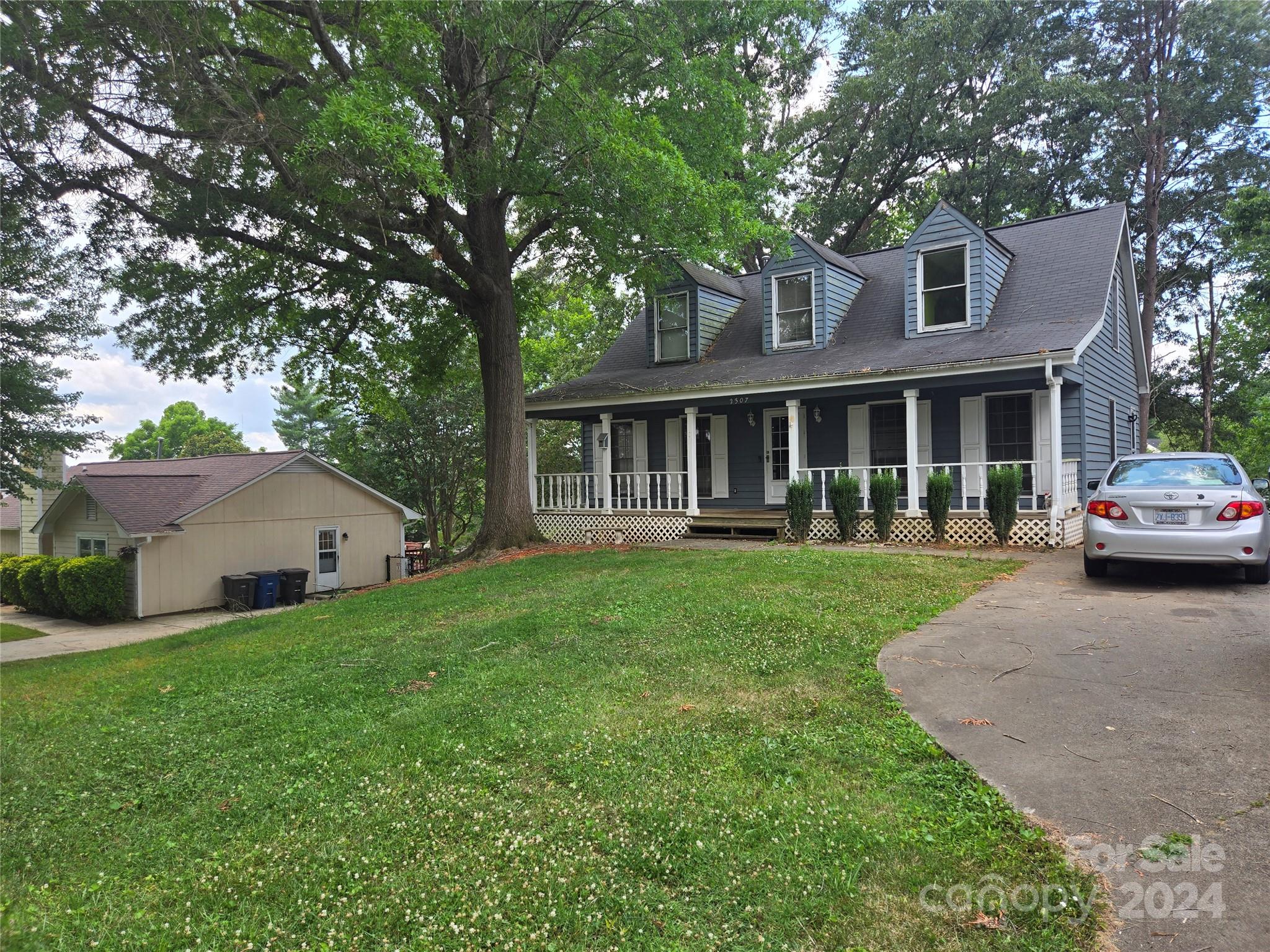 2307 Cliffside Drive Statesville NC 28625