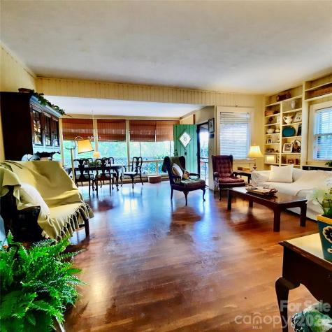 121 Ohara Circle Hendersonville NC 28739
