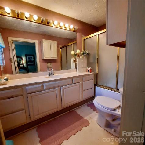 121 Ohara Circle Hendersonville NC 28739