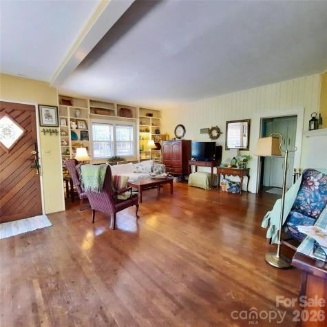 121 Ohara Circle Hendersonville NC 28739