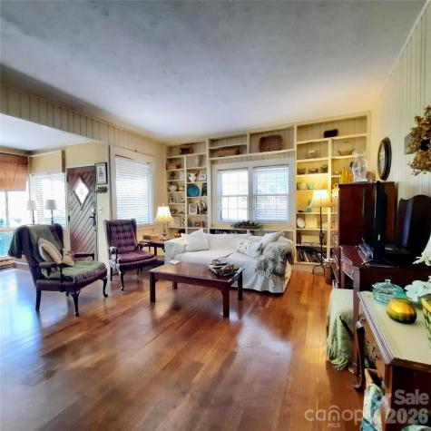 121 Ohara Circle Hendersonville NC 28739